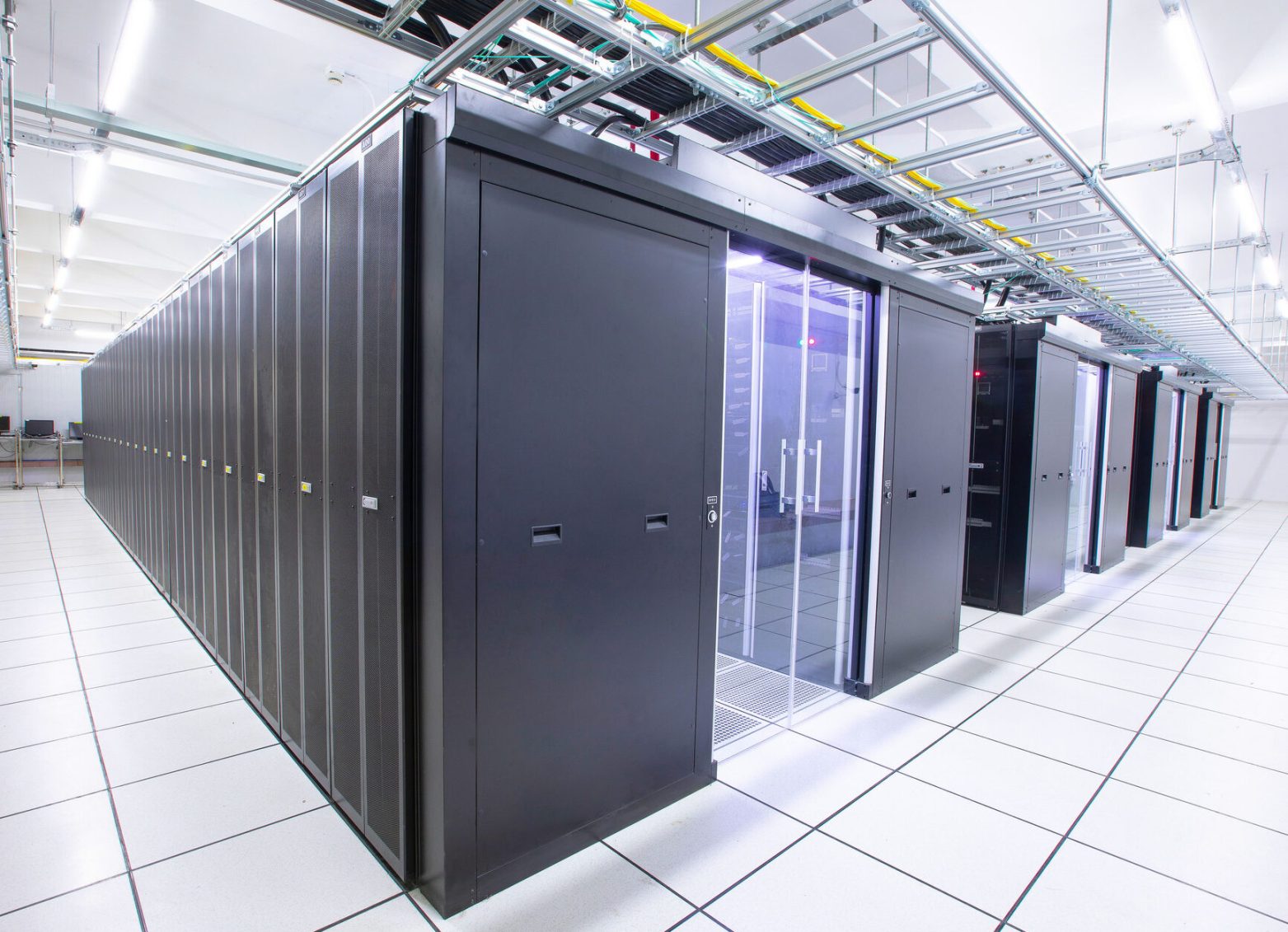 ESD anti static vinyl flooring raised floor system access data center server room computer floor tiles panels manufacturer factory producer in china